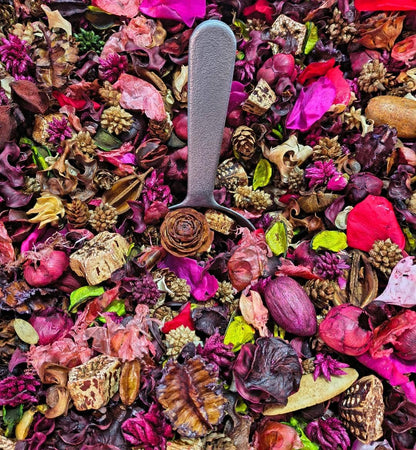 Timeless Rose Handcrafted Potpourri - Detail